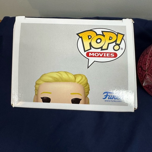 Lot of Wicked the movie Toys. Funko Pop Glinda, bead set, journal, glass globe - Picture 6 of 8